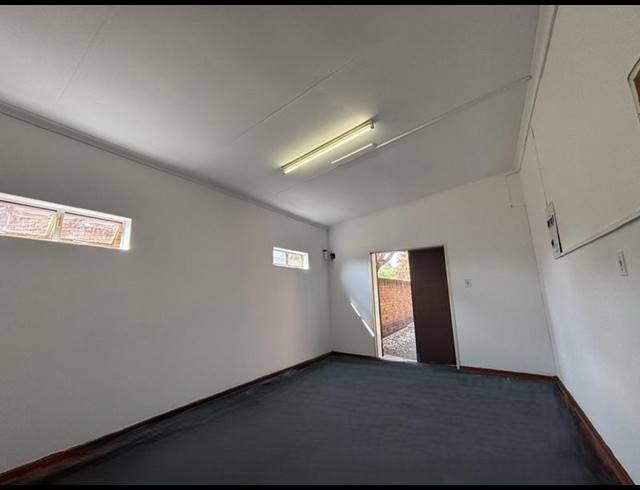 BUSINESS PROPERTY TO RENT IN DALVIEW